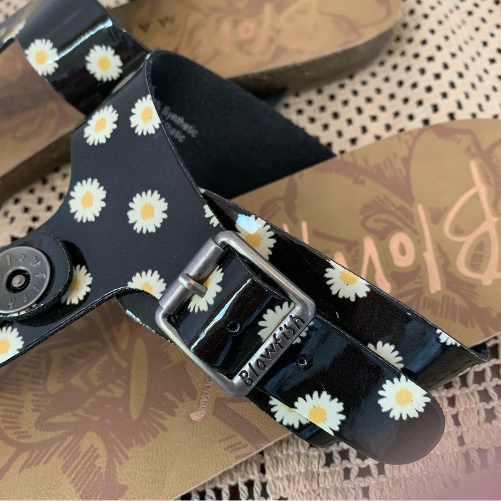 Blowfish Malibu Floral Daisy Sandals - Picture 10 of 11